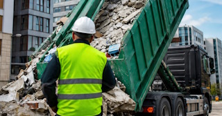 Вывоз строительного мусора в Жигулёвске: услуги лицензированной компании — ПроМусор